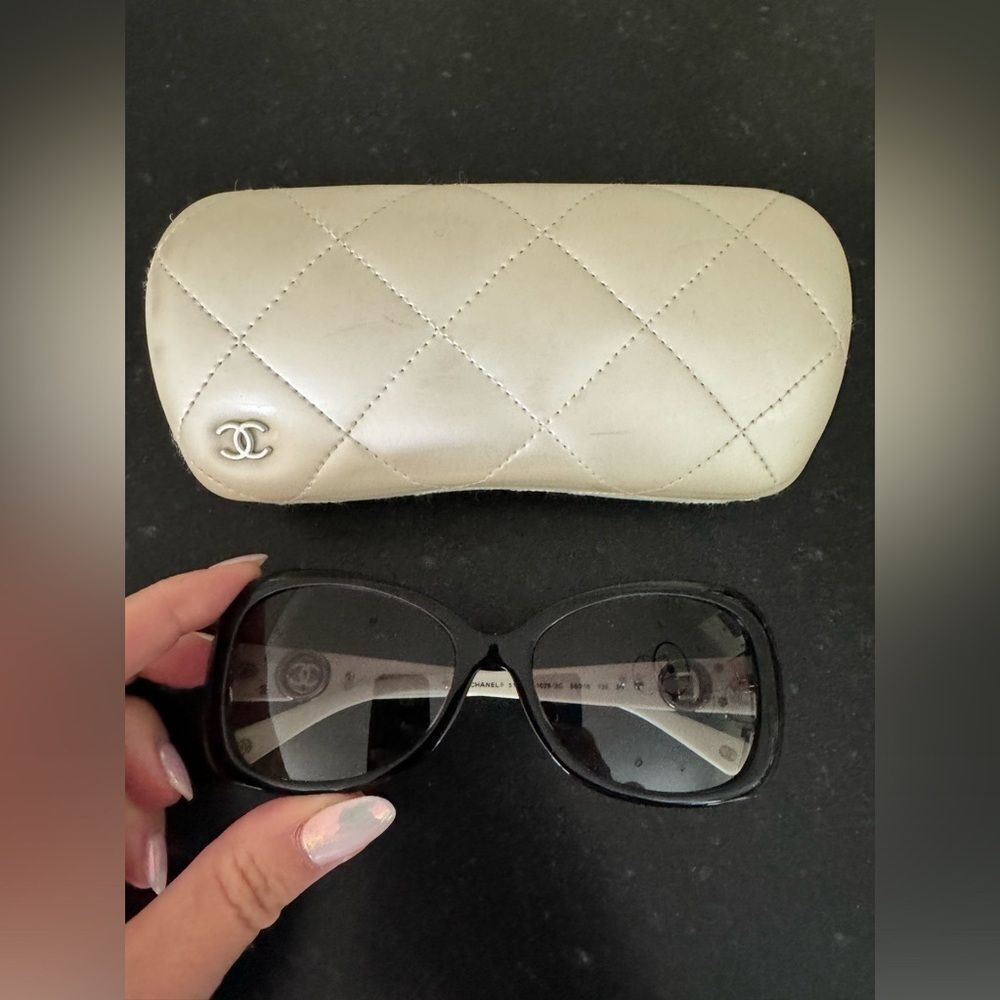 Chanel Sunglasses 5148 Vintage Excellent Condition  Black Frame With White Arms